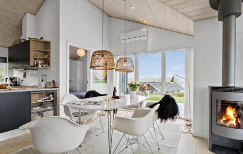 Diernæs House | Nice Home In Haderslev With Lake View