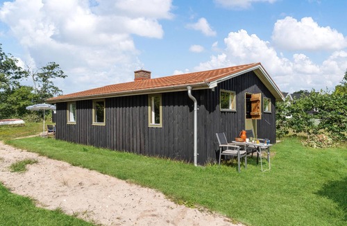 Hadsund House | Nice home in Hadsund with kitchen