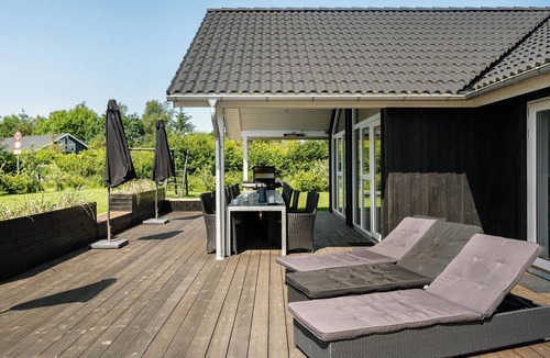 Oster Hurup House | Nice home in Hadsund with sauna