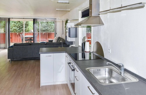 Hou House | Nice home in Hals with kitchen