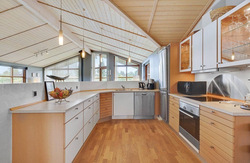 Hou House | Nice home in Hals with sauna