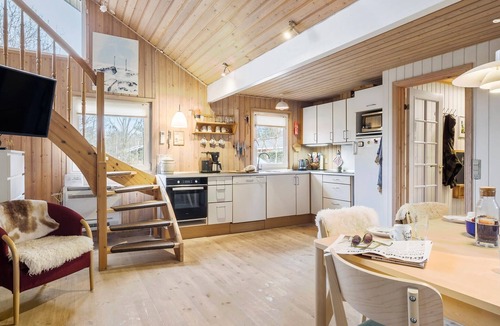 Hou House | Nice home in Hals with sauna