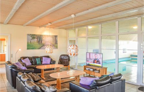 Vrist Strand House | Nice Home In Harboøre With Kitchen