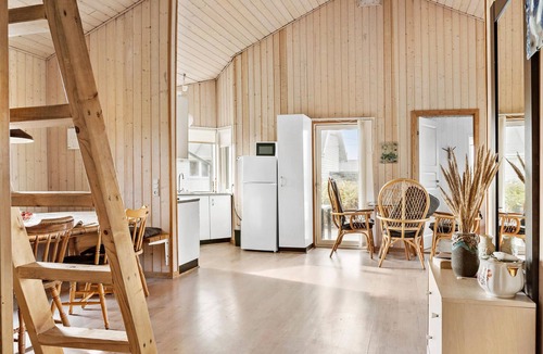 Vrist Strand House | Nice home in Harboøre with kitchen