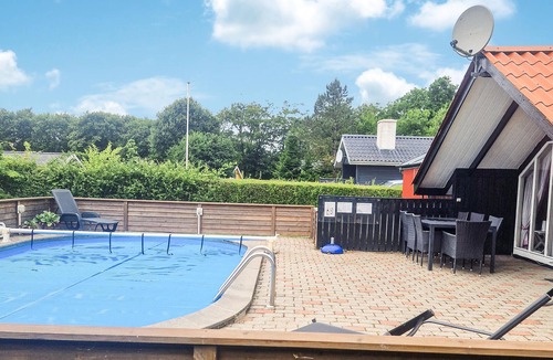 Bork Havn House | Nice home in Hemmet with sauna