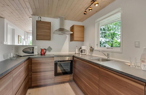 Bork Havn House | Nice home in Hemmet with kitchen