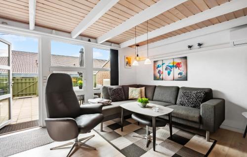 Bork Havn House | Nice Home In Hemmet With Sauna