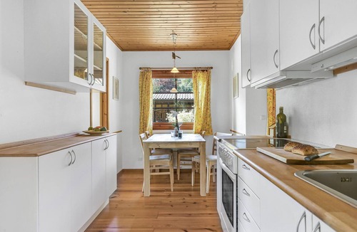 Hoensinge House | Nice home in Højby with WiFi