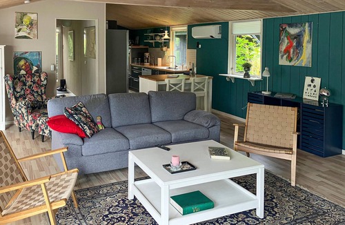 Hojslev House | Nice home in Højslev with house sea view