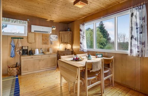 Holbaek House | Nice home in Holbæk with kitchen