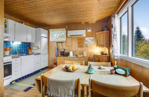 Holbaek House | Nice home in Holbæk with kitchen