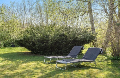 Hornbaek House | Nice home in Hornbæk with kitchen