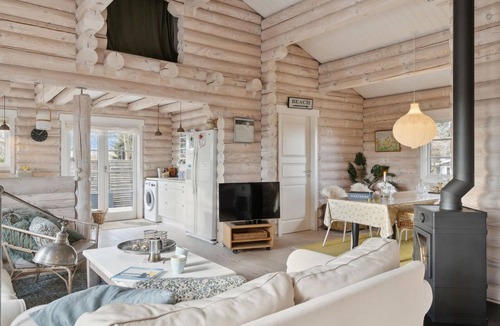 Hornbaek House | Nice home in Hornbæk with WiFi