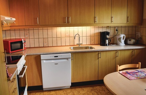 Humble House | Nice home in Humble with kitchen