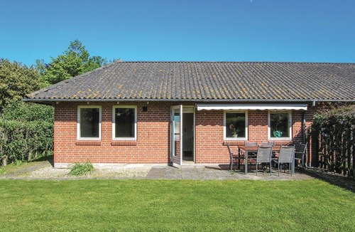 Humble House | Nice home in Humble with kitchen