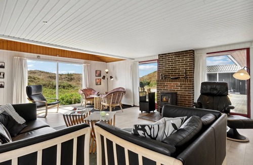 Haurvig House | Nice home in Hvide Sande with sauna
