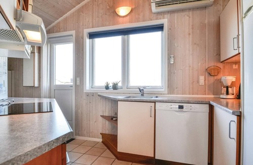 Bjerregard Strand House | Nice home in Hvide Sande with sauna