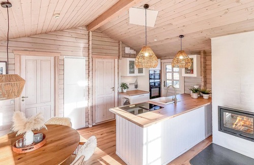 Haurvig House | Nice home in Hvide Sande with sauna