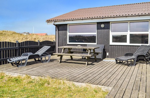 Bjerregard Strand House | Nice home in Hvide Sande with sauna