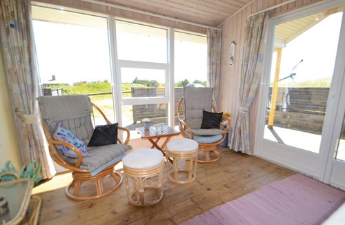 Bjerregaard House | Nice home in Hvide Sande with kitchen