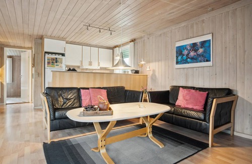 Bjerregaard House | Nice home in Hvide Sande with sauna