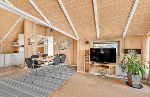 Bjerregaard House | Nice home in Hvide Sande with sauna