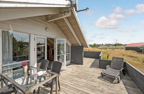 Bjerregaard House | Nice home in Hvide Sande with sauna