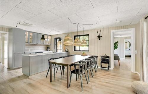 Bjerregaard House | Nice Home In Hvide Sande With Sauna