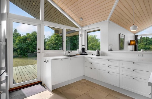 Kulhuse House | Nice home in Jægerspris with kitchen