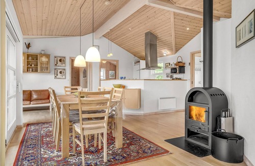 Bratten Strand House | Nice home in Jerup with WiFi