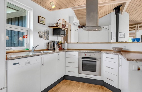 Bratten Strand House | Nice home in Jerup with WiFi