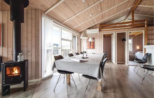 Pøt Strandby House | Nice Home In Juelsminde With Sauna