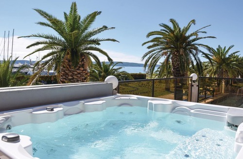 Kastel Gomilica House | Nice home in Kastel Gomilica with sauna