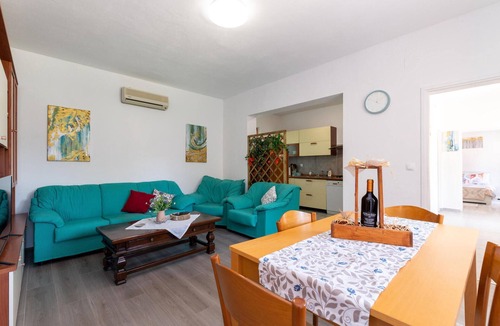 Obrovac House | Nice home in Kastel Zegarski