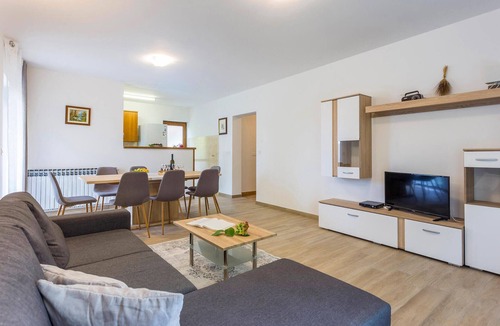 Katun Lindarski House | Nice home in Katun Lindarski