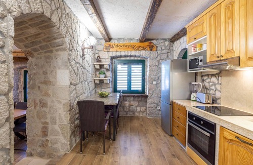 Kamenmost House | Nice home in Kamenmost