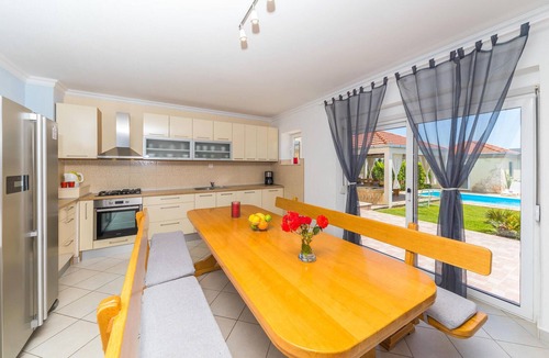 Kastel Luksic House | Nice home in Kastel Luksic with sauna