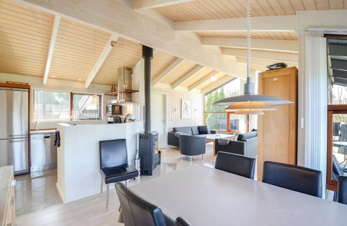 Skødshoved Strand House | Nice home in Knebel with sauna