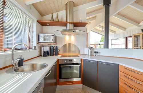Skødshoved Strand House | Nice home in Knebel with sauna