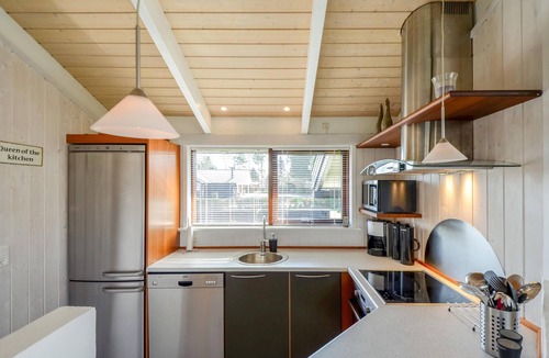 Skødshoved Strand House | Nice home in Knebel with sauna