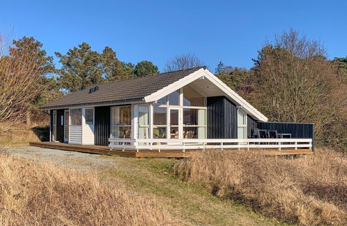Skødshoved Strand House | Nice home in Knebel with WiFi