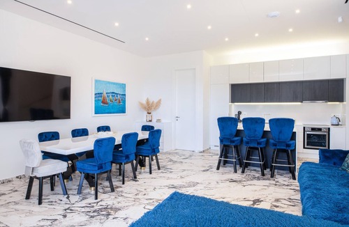 Komarna House | Nice home in Komarna with heated swimming pool