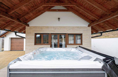 Krasno Polje House | Nice home in Krasno with house a panoramic view