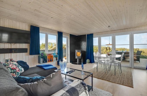 Logstor House | Nice Home In Løgstør With House A Panoramic View