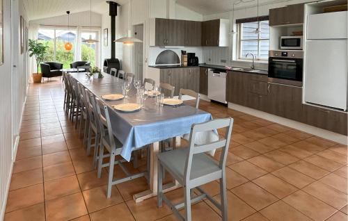 Nr. Lyngby Strand House | Nice Home In Løkken With Kitchen