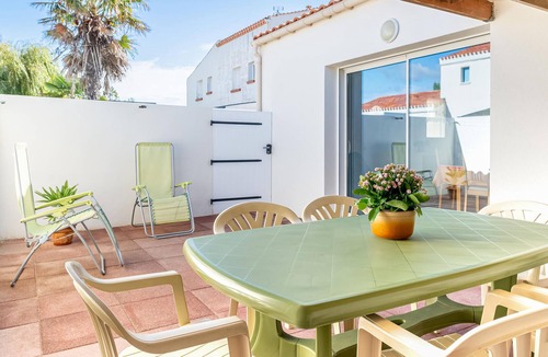La Faute-sur-Mer House | Nice home in La Faute sur Mer with WiFi