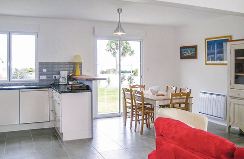 Lanmodez House | Nice home in Lanmodez with WiFi
