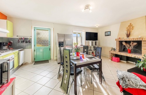 Le Ferre House | Nice home in Le Ferré with WiFi