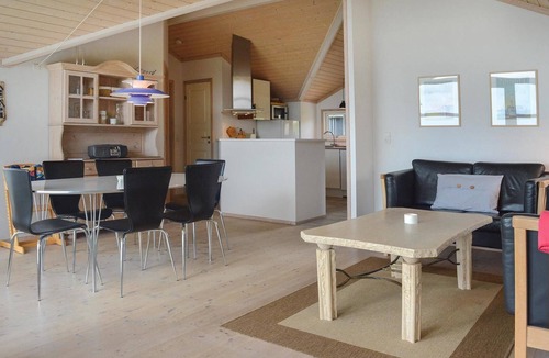 Lemvig House | Nice home in Lemvig with kitchen