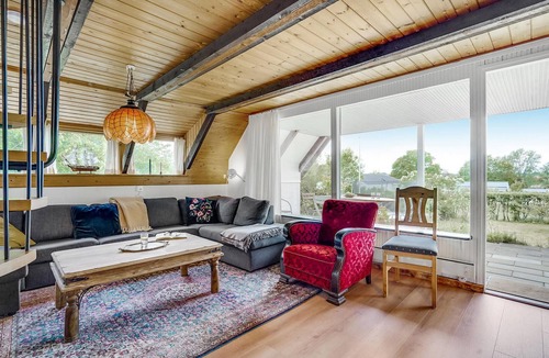 Logstrup House | Nice home in Løgstrup with WiFi